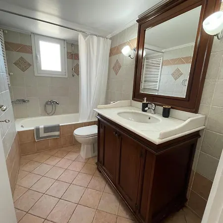 Lucky Apartment- At081 * Athene